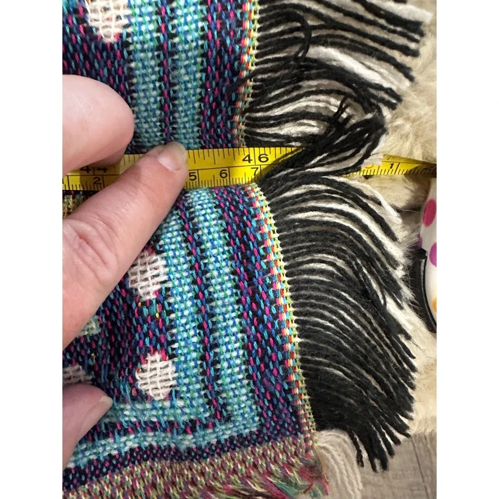 woven cheer‎ quilt/throw